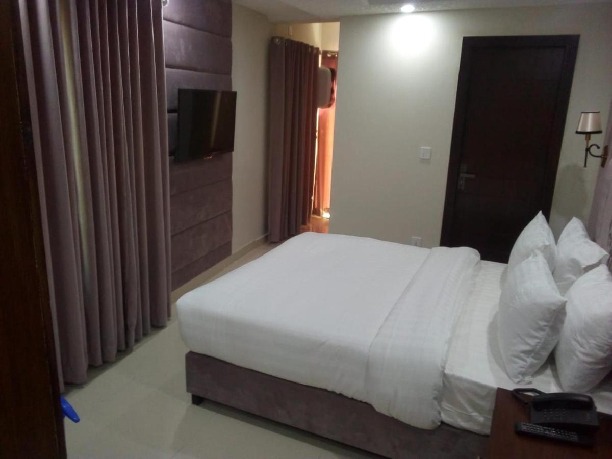 Shelton Suites בורבאן מראה חיצוני תמונה
